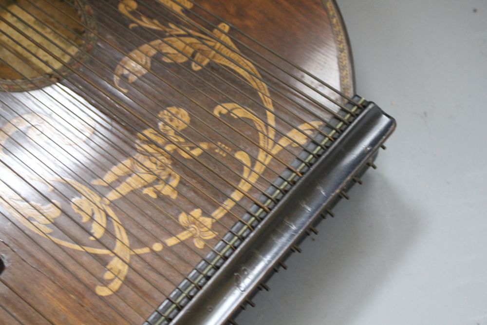 An Otto Pressler zither